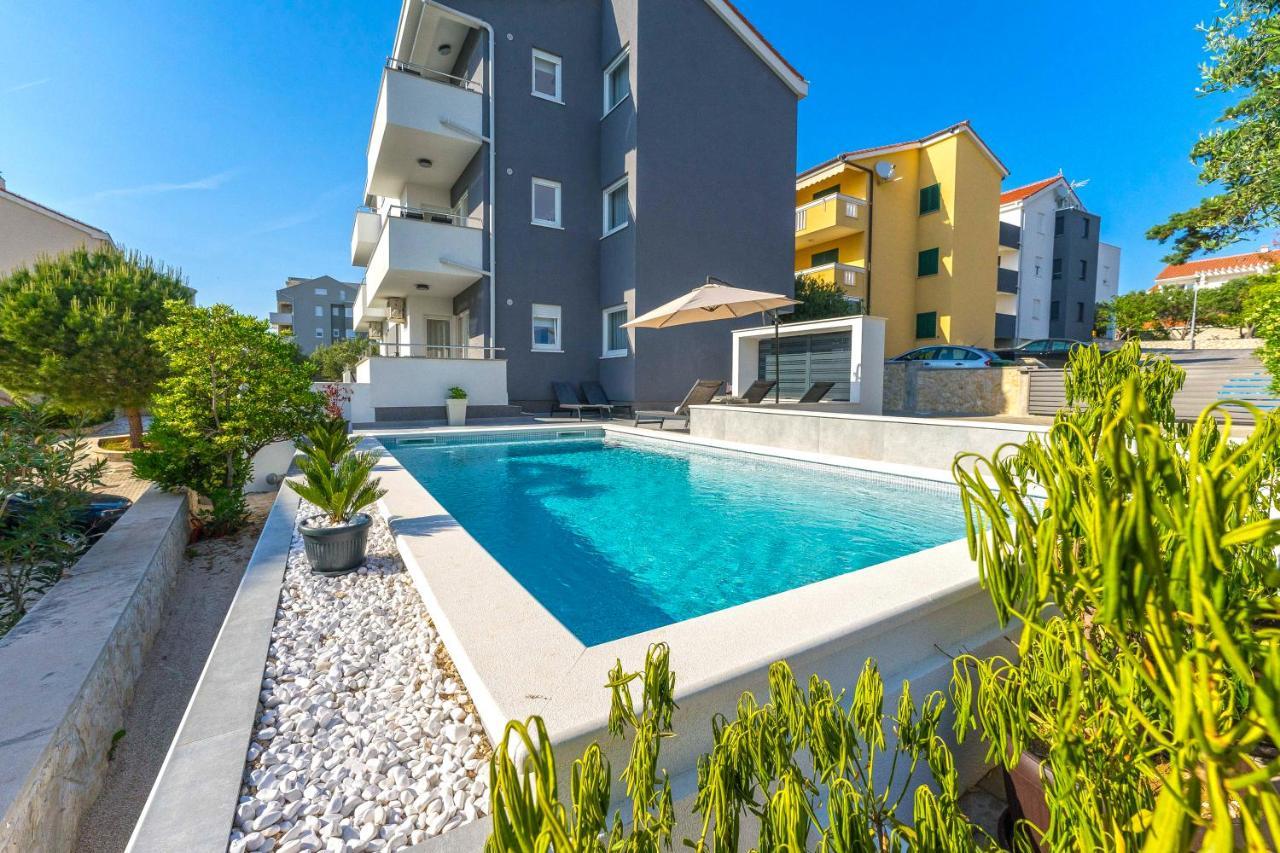 Summer Breeze Pool Apartments Novalja Exterior foto